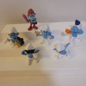 6 COLLECTABLE SMURF FIGURES